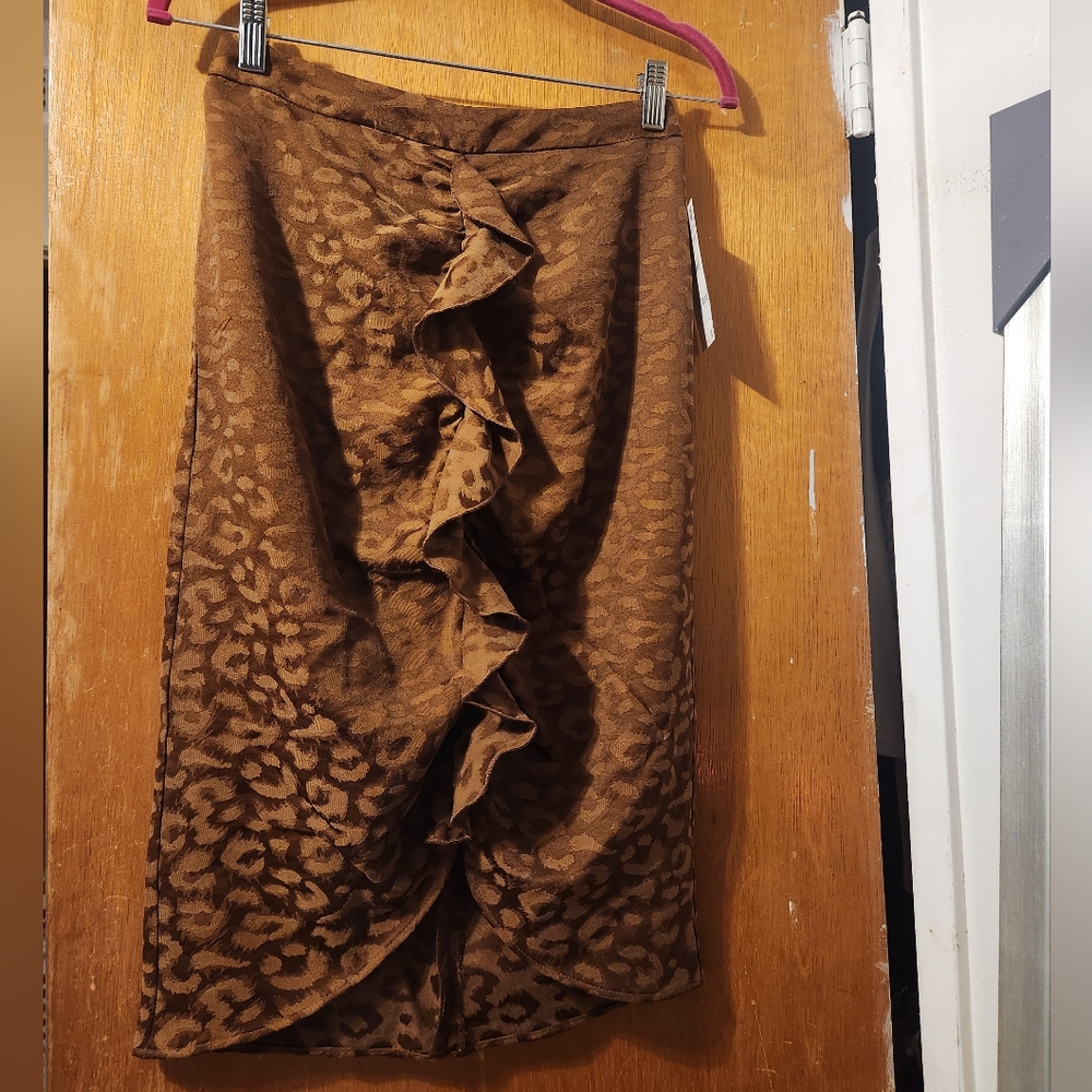 Brown cheetah print skirt